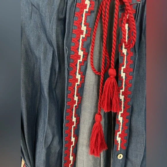 Latiste embroidered chambray maxi dress with side slits - Picture 10 of 11